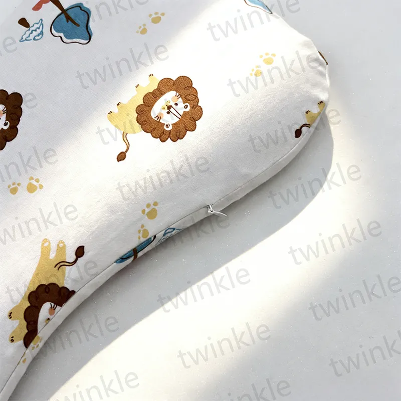 Анатомическая подушка для детей в форме восьмёрки (4)