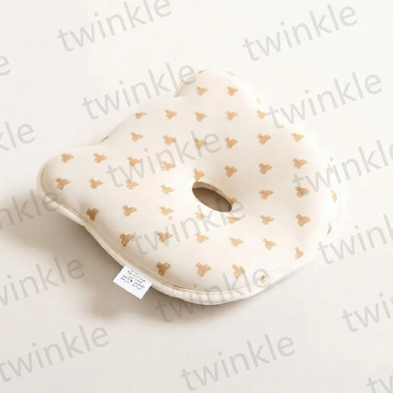 Анатомическая подушка для младенцев в форме медвежонка (3)