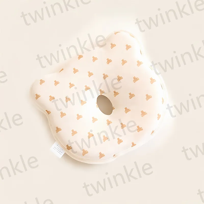 Анатомическая подушка для младенцев в форме медвежонка (4)